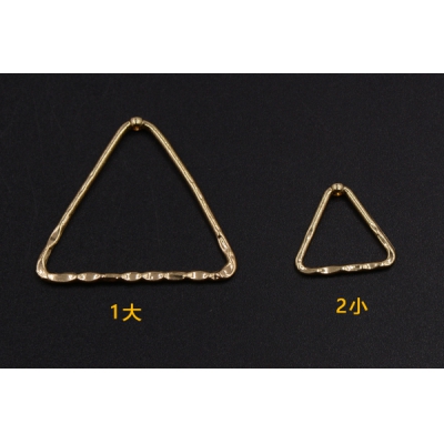 メタルパーツ 三角フレーム 1穴 ゴールド 