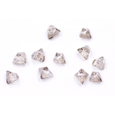 ガラスビーズ 不規則三角形カット 4×4mm 全6色【1連(約95ヶ)】