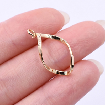 フープチャーム ツイストD カン付 14×24mm【10ヶ】