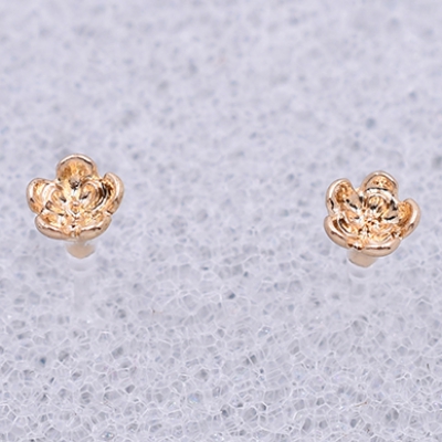 樹脂ピアス 五弁花 5×5mm クリア/ゴールド【4ヶ】