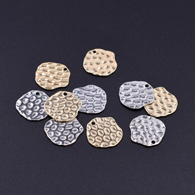 メタルパーツ 模様入り不規則 1穴 15×16mm【20ヶ】