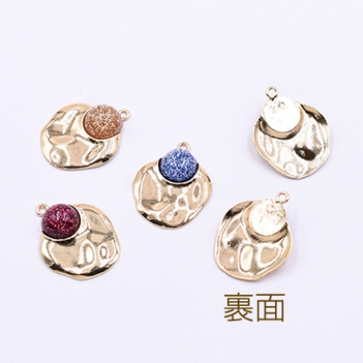 チャームパーツ 不規則 丸型樹脂貼り 24×31mm ゴールド【4ヶ】