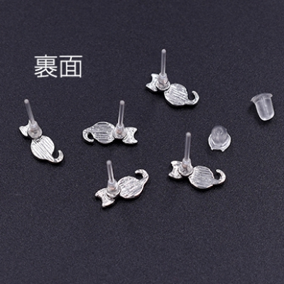 樹脂ピアス 猫 5×10mm クリア/ロジウム【4ヶ】