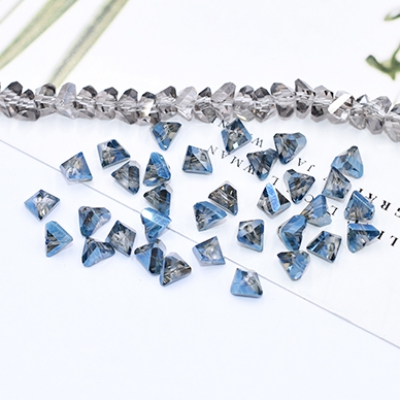 ガラスビース 不規則三角形カット 8×8mm メッキ【1連(約94ヶ)】