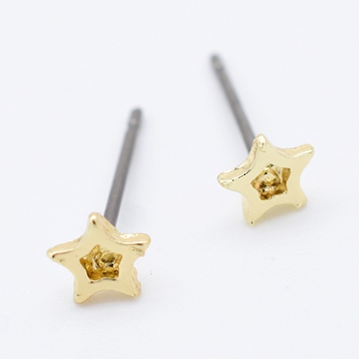 デザインチタンピアス 星型 5×5mm チタンポストキャッチ付き【10ヶ】