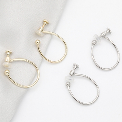 デザインイヤリング ネジバネ式 ゴム付 フープ 雫型 20×26mm【2ヶ】