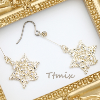 ジルコニアピアス チタンフックピアス ピアノ線 透かし雪花【1ペア】