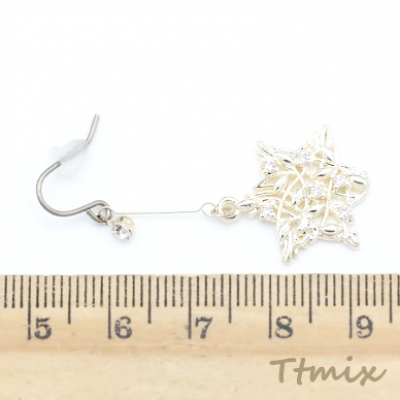 ジルコニアピアス チタンフックピアス ピアノ線 透かし雪花【1ペア】