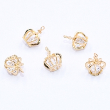 高品質ジルコニアチャーム クラウン カン付き 8×12mm ゴールド【4ヶ】