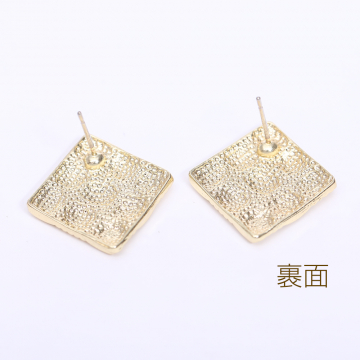 デザインポストピアス 菱形 22×22mm ゴールド【4ヶ】
