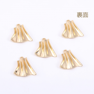 メタルチャーム 不規則型 1カン 18×19mm ゴールド【10ヶ】