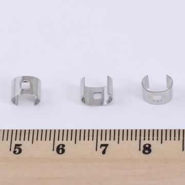 メタルチャーム C字型 1穴 5×5×8mm【4ヶ】