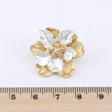デザインチタンピアス フラワー 24×25mm マットゴールド×マットシルバー【2ヶ】