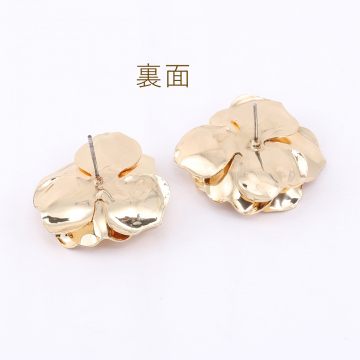 デザインポストピアス フラワー 25×28mm ゴールド（4ヶ）
