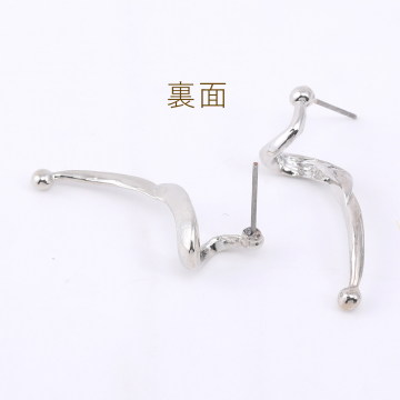 デザインポストピアス ひねりスティック 11×33mm ロジウム（6ヶ）