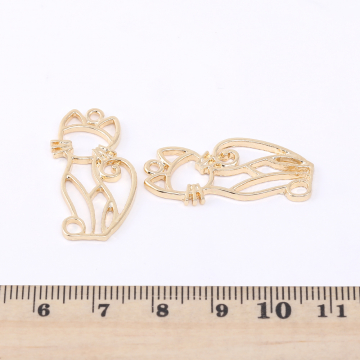 レジンフレームチャーム 猫 1カン 15×30mm ゴールド（20ヶ）