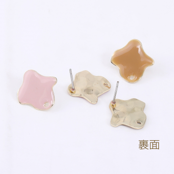 デザインポストピアス クローバー エポ付き 1穴 17×17mm ゴールド（6ヶ）