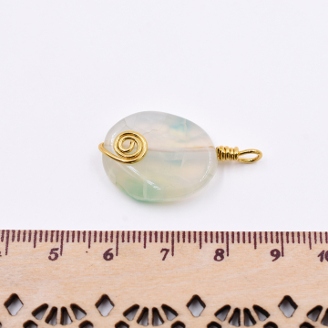 天然石チャーム １カンつき 楕円形 グリーン  30x17mm ゴールド（1ヶ）
