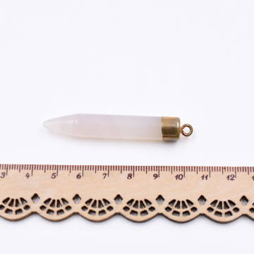 天然石チャーム 弾丸型  1カン アイボリー  60x10mm ゴールド (1ヶ）