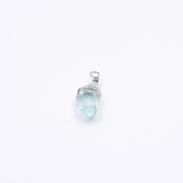 天然石チャーム 不規則カット  1カン ブルークリスタル  27x12mm ロジウム (1ヶ）