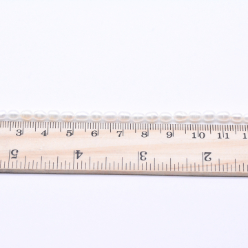高品質淡水パールビーズ オーバル 天然素材 ホワイト  4-4.5mm【1連（約62ヶ）】