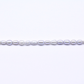 高品質淡水パールビーズ オーバル 天然素材 ライトパープル  4-4.5mm【1連（約56ヶ）】