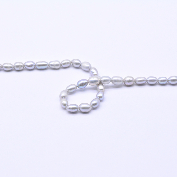 高品質淡水パールビーズ オーバル 天然素材 ライトパープル  4-4.5mm【1連（約58ヶ）】