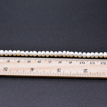 高品質淡水パールビーズ ボタン 天然素材 ホワイト  5.5mm【1連（約87ヶ）】