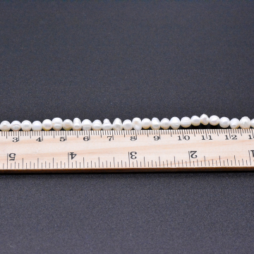 高品質淡水パールビーズ 不規則 天然素材 ホワイト  4mm【1連（約79ヶ）】
