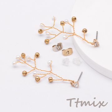小枝ワイヤーピアス