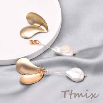 パールキャッチハートピアス