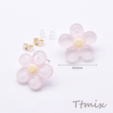 可愛いフラワーピアス