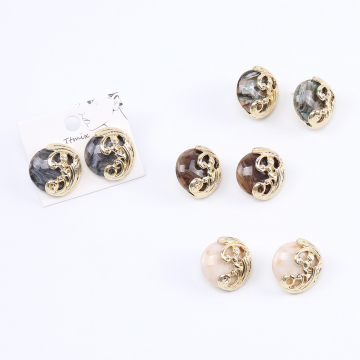 デザインピアス 樹脂付きピアス ラウンドピアス 20×21mm ゴールド（2ヶ）