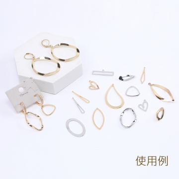 メタルフレームチャーム メタルチャーム 変形ひし形 1カン付き 6×28mm（8ヶ）