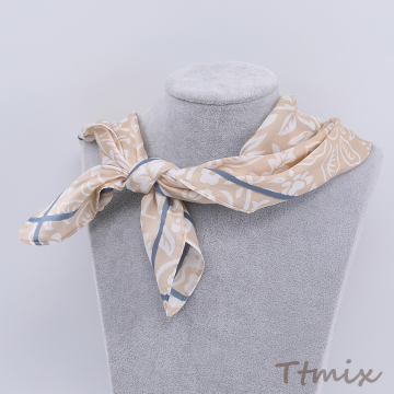 スカーフ フラワー柄 ヘアバンド ヘアアクセサリー 66×66cm ベージュ（1ヶ）