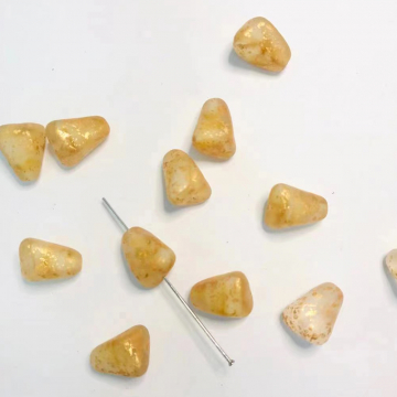 チェコビーズ　ドロップ ブロンズゴールド 12x10mm （4ヶ）