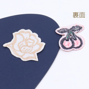 刺繍ワッペン バラ＆チェリー 全2種 各2個（4ヶ）