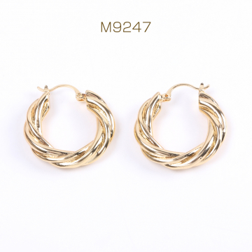 高品質デザインピアス ツイストフープピアス 28mm ゴールド（2ヶ）