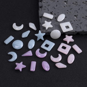 樹脂チャーム ラメ入り 月型 1穴 15×19mm（8ヶ）