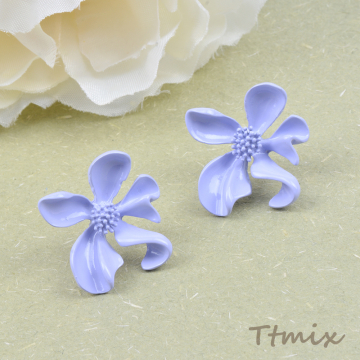デザインピアス 塗装フラワーピアス 19×23mm（1ペア）