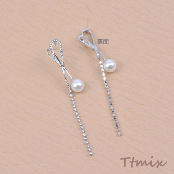 デザインピアス パール＆ラインストーン付き 10×77mm ロジウム（1ペア）