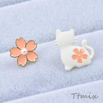 デザインピアス 桜＆猫ピアス（1ペア）