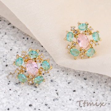 高品質ジルコニアピアス デザインピアス 16mm ゴールド（1ペア）