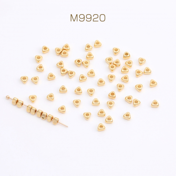 高品質メタルビーズ 三角形 2×3.5mm ゴールド（10ヶ）