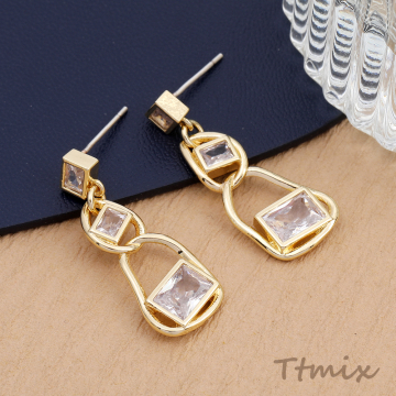 デザインピアス ジルコニアピアス 幾何学型 11×30mm ゴールド（1ペア）