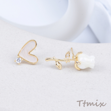 デザインピアス ハート型＆チューリップ（1ペア）