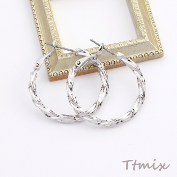 デザインチタンピアス ツイストフープピアス 2.8×32mm（2ヶ）