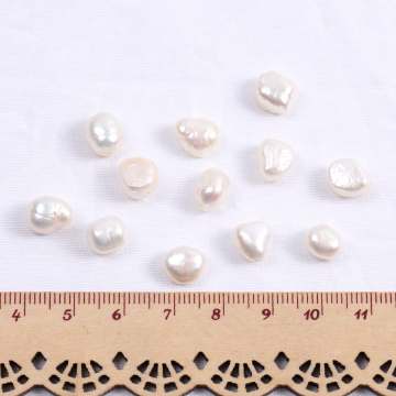 高品質淡水パールビーズ 天然素材 不規則型 8-9mm（4ヶ）