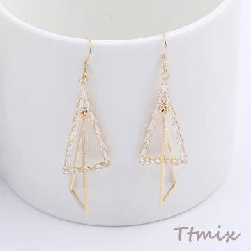 フックピアス ラインストーン付き 三角形 17×66mm ゴールド（1ペア）