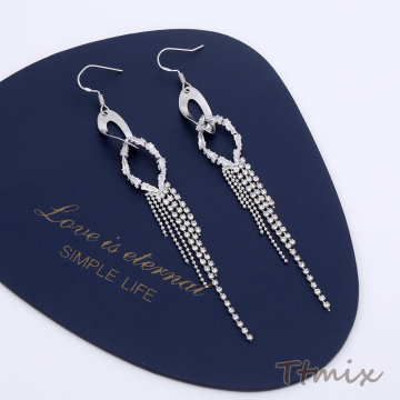 フックピアス ジルコニア付き チェーンタッセル 13×103mm（1ペア）